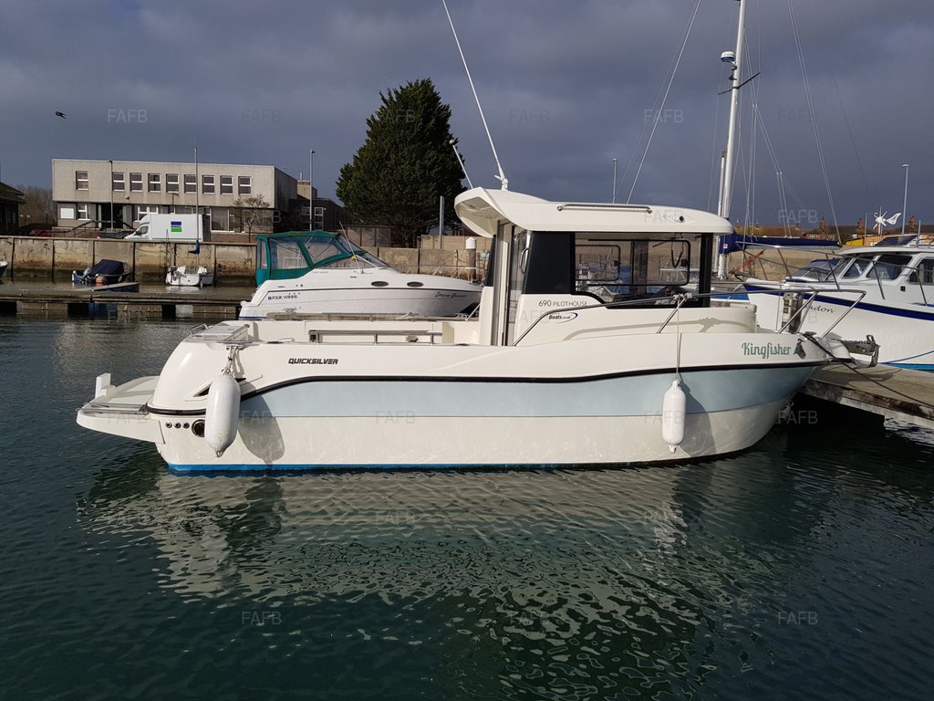 Arvor / Quicksilver 690 Pilothouse
